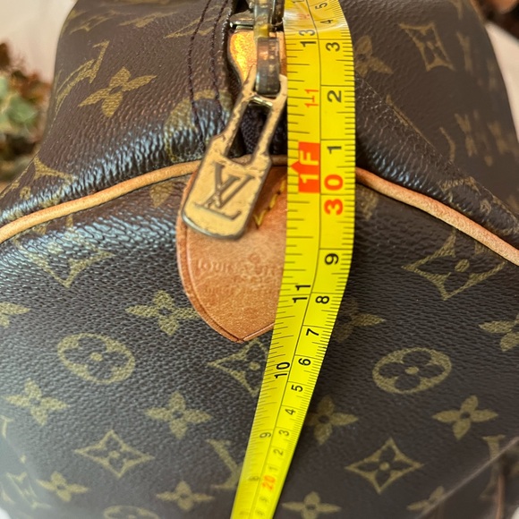 ✈️ Louis Vuitton Keepall 55 Monogram Canvas — Classic Travel Icon - Picture 15 of 16